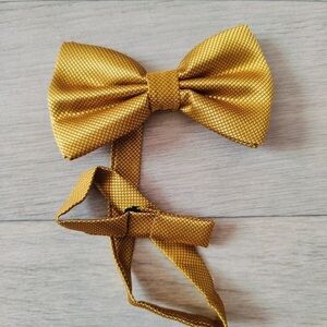 Luxurious Gold Patterned Bow Tie